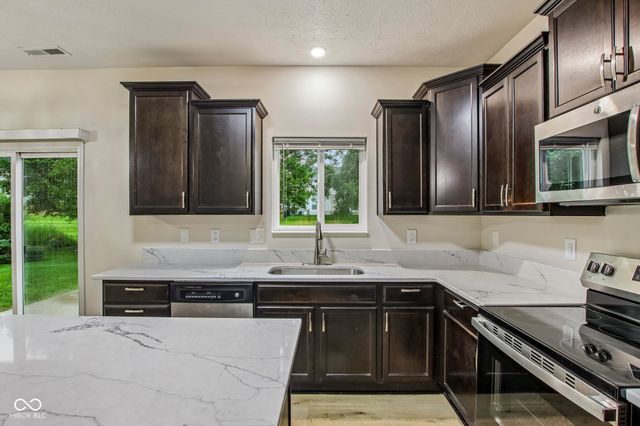 867 Ogala Drive, Westfield, IN 46074