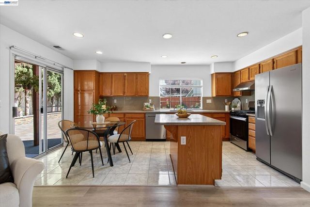 5545 Crimson Cir, Fremont, CA 94538