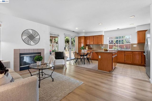 5545 Crimson Cir, Fremont, CA 94538