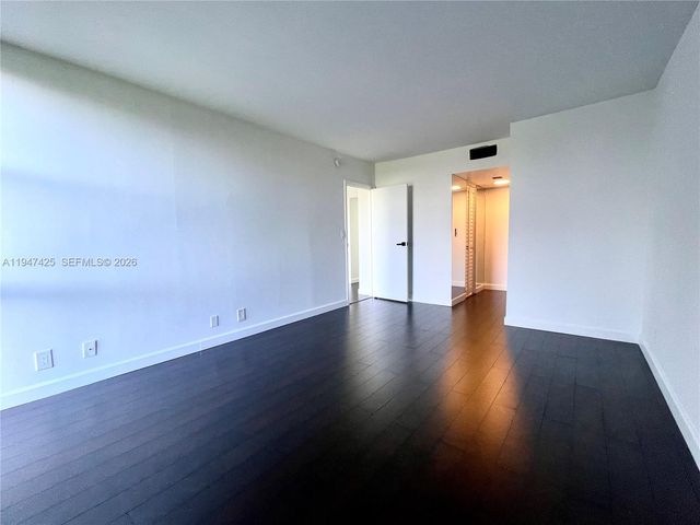 20335 W Country Club Dr 405, Aventura, FL 33180