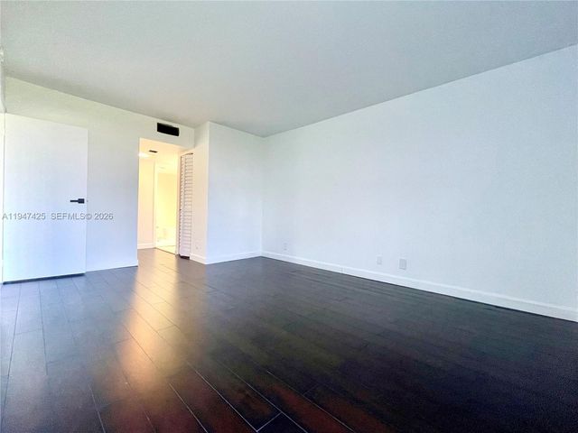 20335 W Country Club Dr 405, Aventura, FL 33180