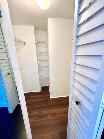 20335 W Country Club Dr 405, Aventura, FL 33180