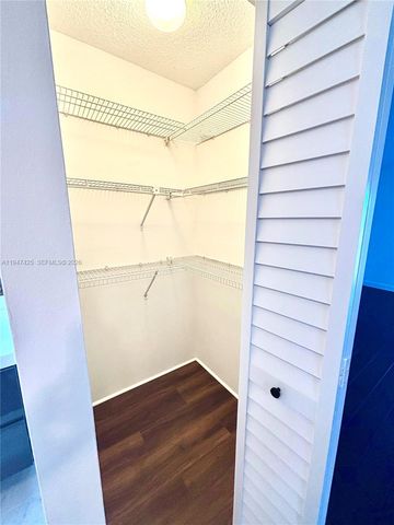 20335 W Country Club Dr 405, Aventura, FL 33180