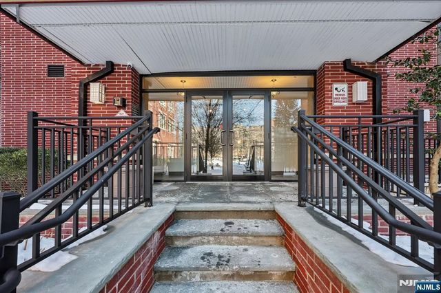 1127 Riverview Avenue 127, Englewood, NJ 07631