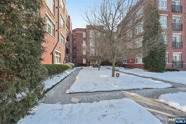 1127 Riverview Avenue 127, Englewood, NJ 07631