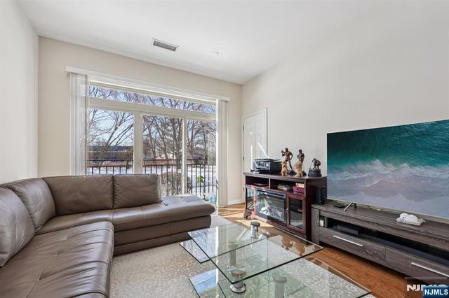 1127 Riverview Avenue 127, Englewood, NJ 07631