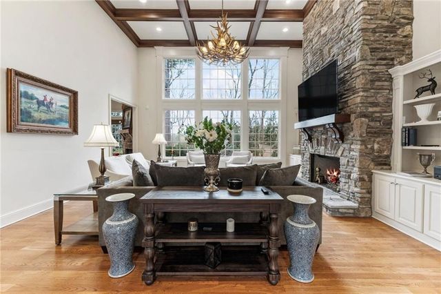 927 Buckingham NW Circle, Atlanta, GA 30327