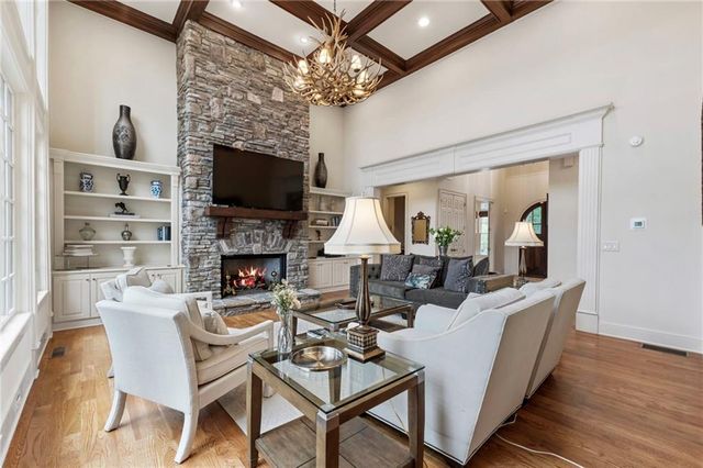 927 Buckingham NW Circle, Atlanta, GA 30327