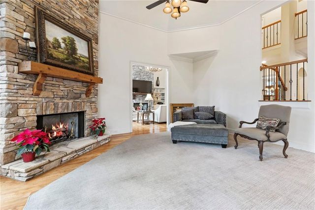 927 Buckingham NW Circle, Atlanta, GA 30327