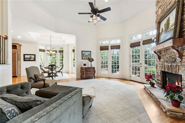 927 Buckingham NW Circle, Atlanta, GA 30327