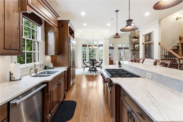 927 Buckingham NW Circle, Atlanta, GA 30327