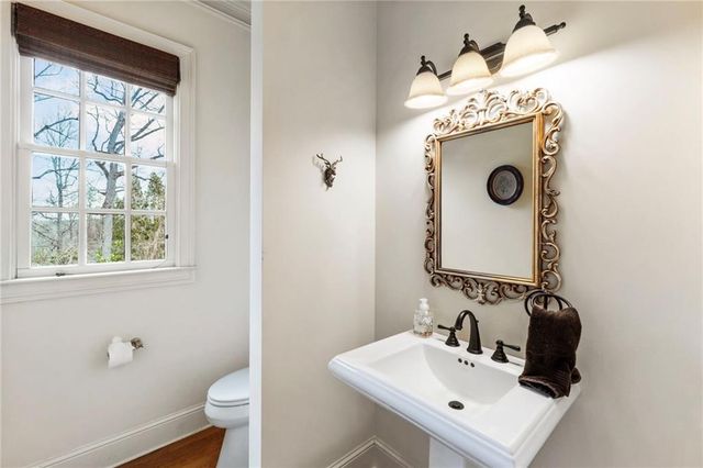 927 Buckingham NW Circle, Atlanta, GA 30327