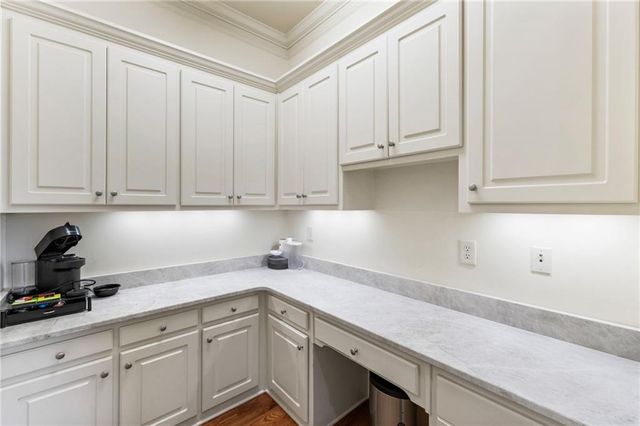 927 Buckingham NW Circle, Atlanta, GA 30327