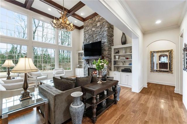 927 Buckingham NW Circle, Atlanta, GA 30327