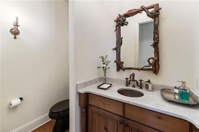 927 Buckingham NW Circle, Atlanta, GA 30327