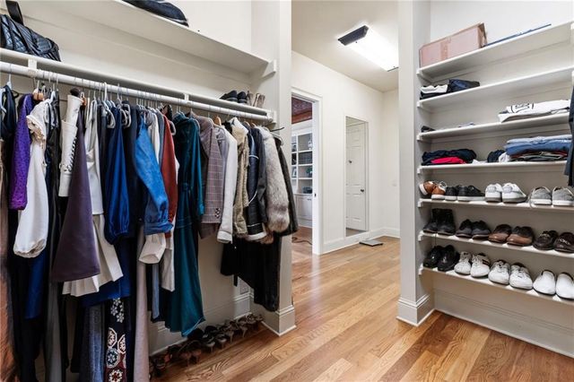 927 Buckingham NW Circle, Atlanta, GA 30327