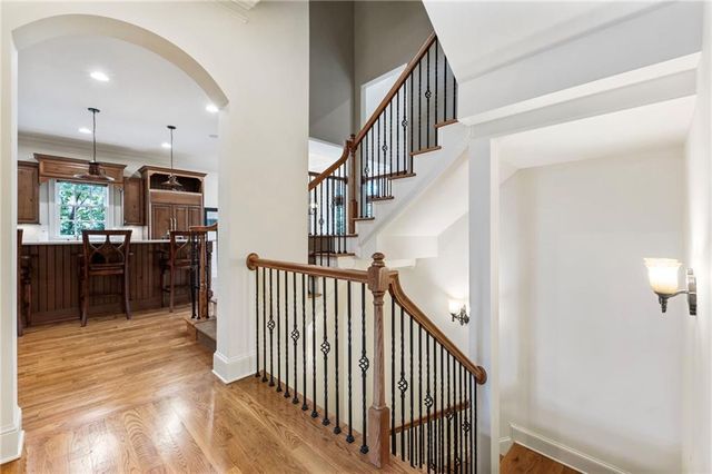 927 Buckingham NW Circle, Atlanta, GA 30327