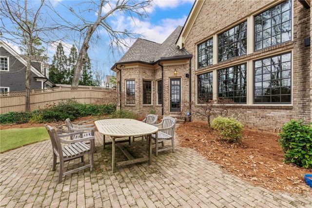 927 Buckingham NW Circle, Atlanta, GA 30327