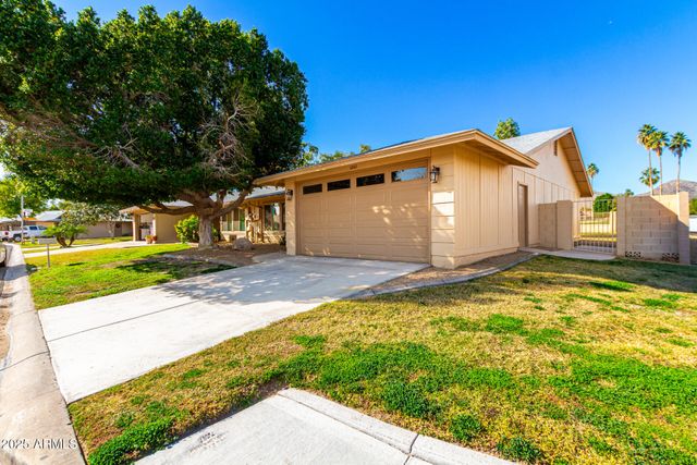 12166 S SHOSHONI Drive, Phoenix, AZ 85044