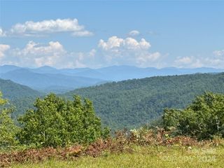 111 Little Bear Road, Bryson City, NC 28713