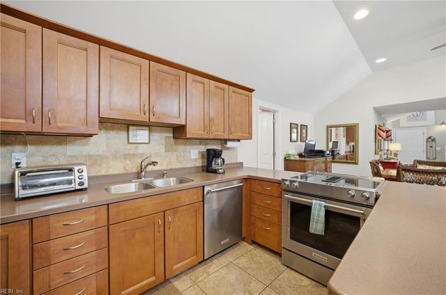 5120 Shenstone DR, Virginia Beach, VA 23455