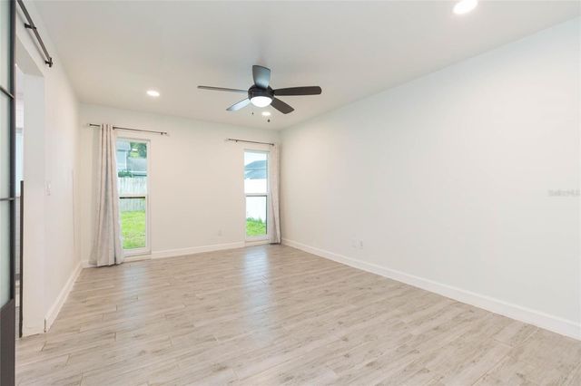 2705 LAKEVILLE DRIVE, Tampa, FL 33618