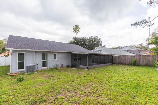 2705 LAKEVILLE DRIVE, Tampa, FL 33618