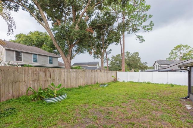 2705 LAKEVILLE DRIVE, Tampa, FL 33618