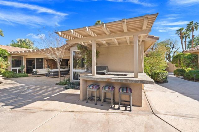 49105 Casa Del Rio, La Quinta, CA 92253