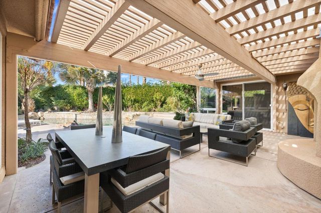 49105 Casa Del Rio, La Quinta, CA 92253