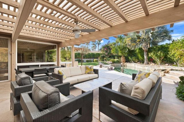 49105 Casa Del Rio, La Quinta, CA 92253