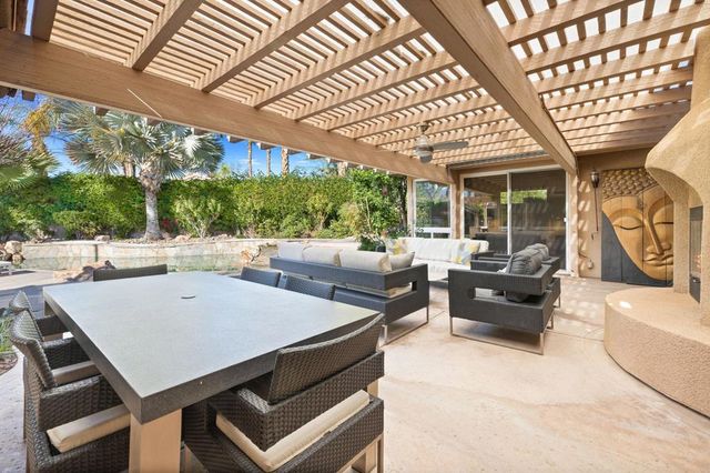 49105 Casa Del Rio, La Quinta, CA 92253