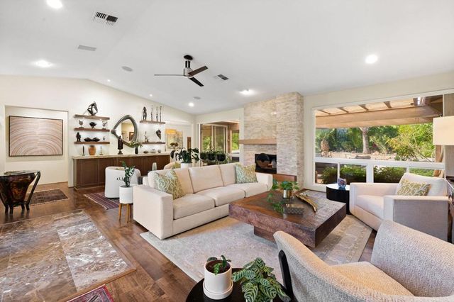 49105 Casa Del Rio, La Quinta, CA 92253