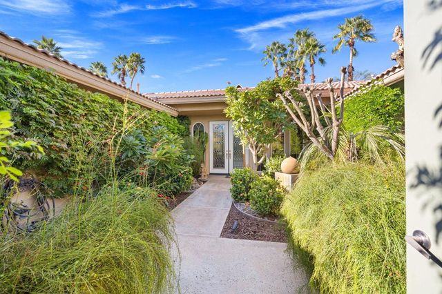 49105 Casa Del Rio, La Quinta, CA 92253