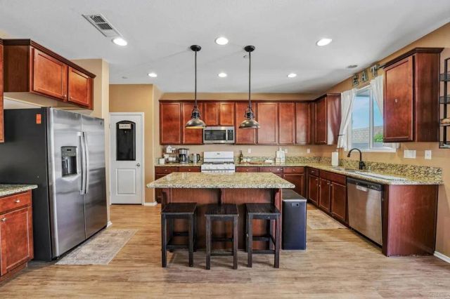 34967 Lava Tree Lane, Winchester, CA 92596