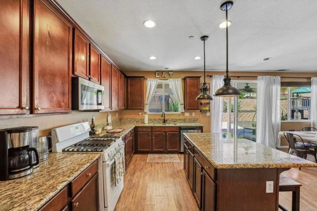 34967 Lava Tree Lane, Winchester, CA 92596