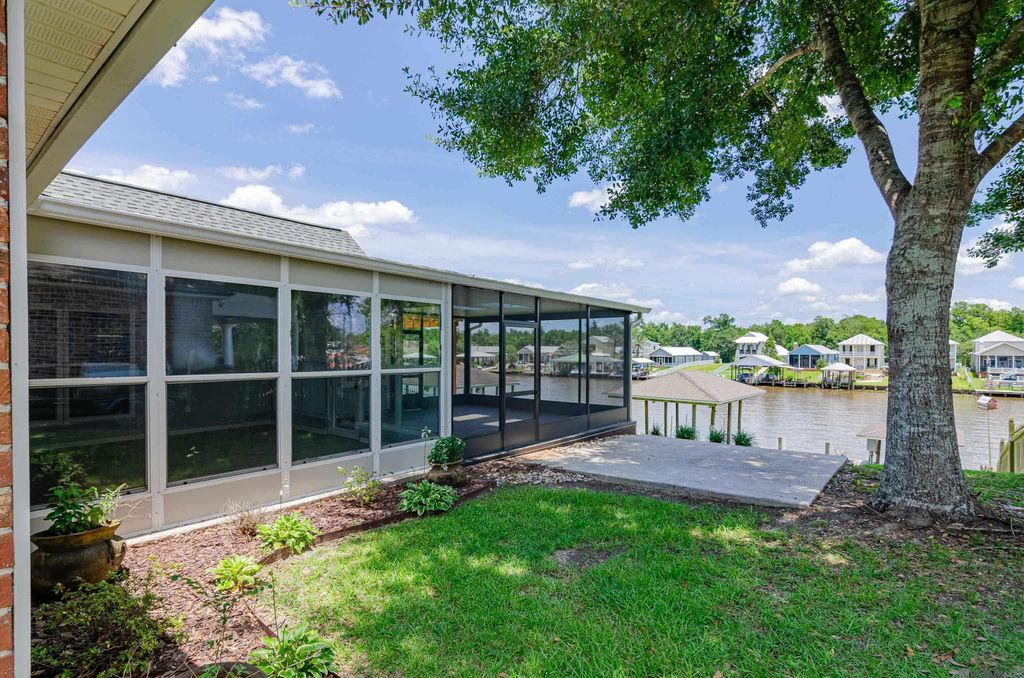 12258 River Highlands Drive, St Amant, LA 70774