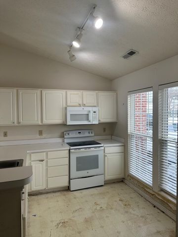 6131 Murphys Pond Road, Canal Winchester, OH 43110