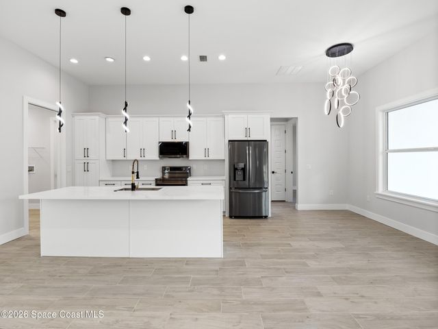 2725 Fields Avenue SE, Palm Bay, FL 32909