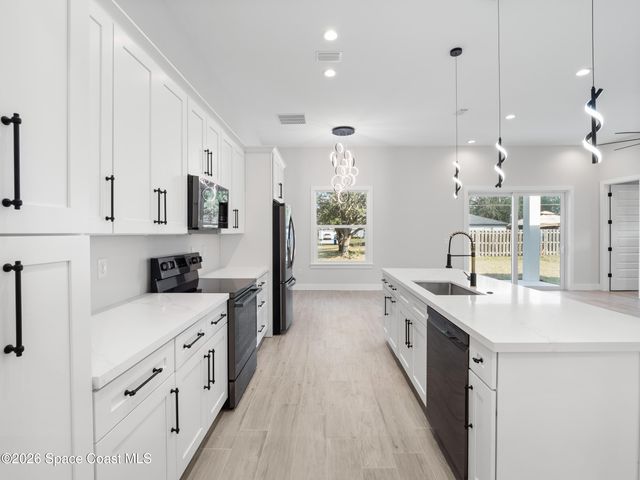 2725 Fields Avenue SE, Palm Bay, FL 32909