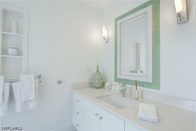 687 9th AVE S, Naples, FL 34102