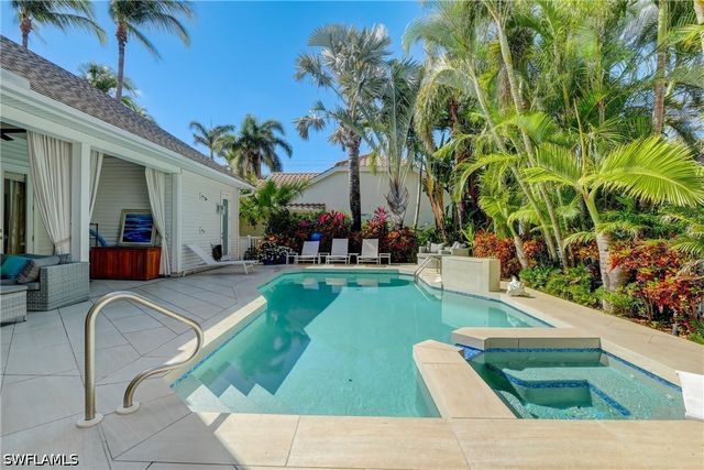 687 9th AVE S, Naples, FL 34102