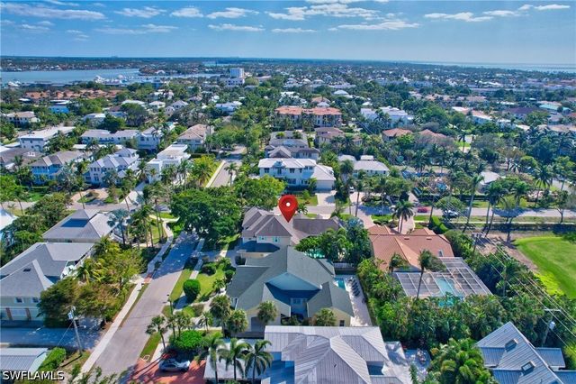 687 9th AVE S, Naples, FL 34102