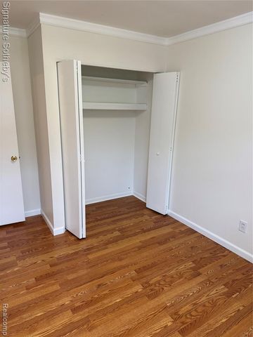 22650 Glenmoor Heights, Farmington Hills, MI 48336