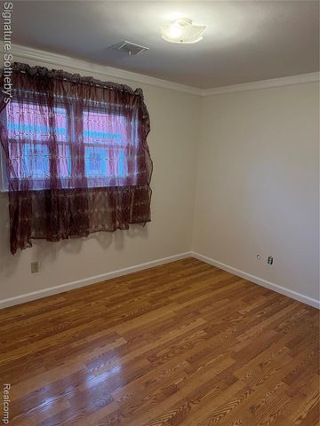 22650 Glenmoor Heights, Farmington Hills, MI 48336