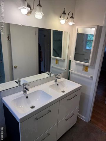 22650 Glenmoor Heights, Farmington Hills, MI 48336