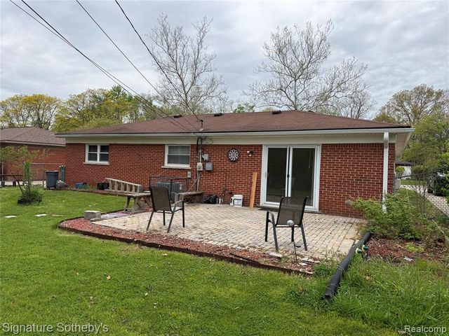 22650 Glenmoor Heights, Farmington Hills, MI 48336