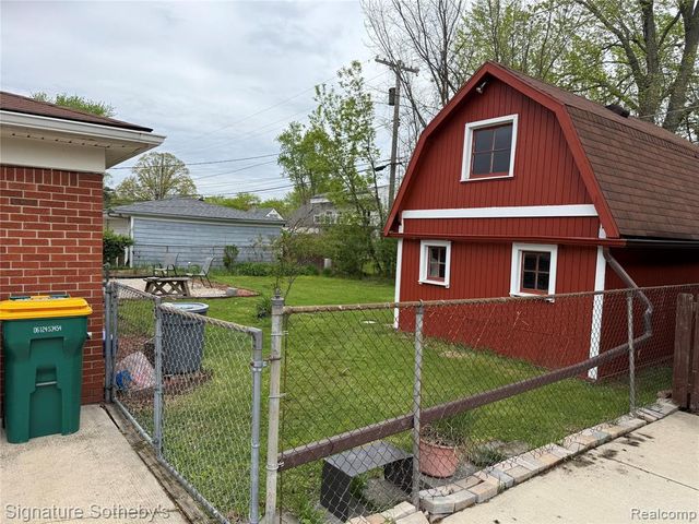 22650 Glenmoor Heights, Farmington Hills, MI 48336
