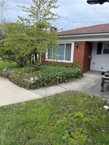 22650 Glenmoor Heights, Farmington Hills, MI 48336