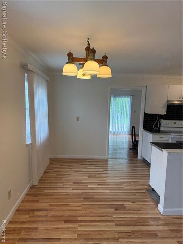 22650 Glenmoor Heights, Farmington Hills, MI 48336